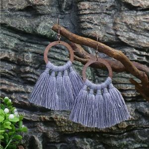 Boho Wooden Round Drop Gray
Tassel Pendant Earrings 🩶 BRAND NEW